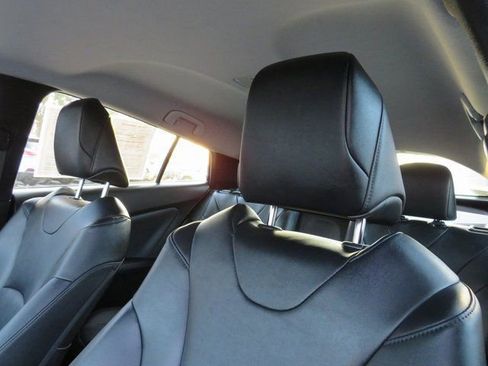 Used 2019 Toyota Prius Prime Premium image 16