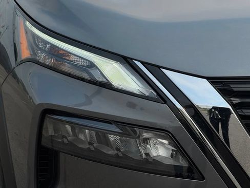 Used 2023 Nissan Rogue S AWD/4WD image 35