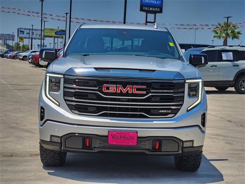 Used 2022 GMC Sierra 1500 AT4 w/ AT4 Premium Package image 2