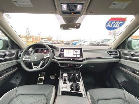 Used 2024 Volkswagen Atlas Peak Edition SEL image 20