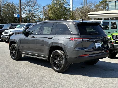 New 2026 Jeep Grand Cherokee Altitude AWD/4WD image 8