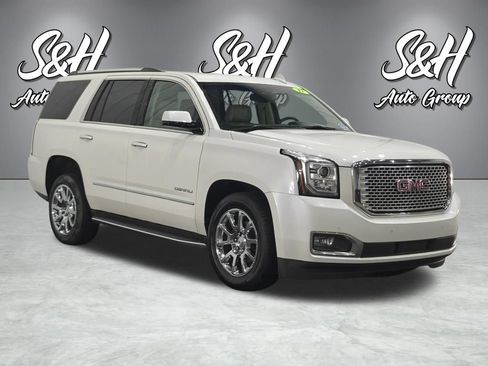 Used 2017 GMC Yukon Denali w/ Open Road Package AWD/4WD image 2