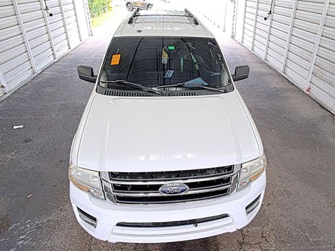 Used 2016 Ford Expedition XLT RWD image 2