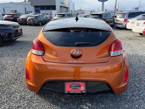 Used 2012 Hyundai Veloster w/ Style Pkg FWD image 7