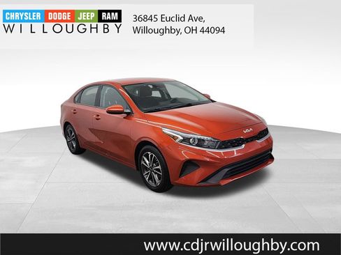 Used 2022 Kia Forte LXS FWD image 3