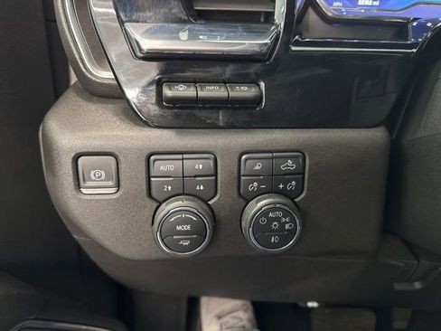 Used 2024 Chevrolet Silverado 3500 High Country w/ Technology Package AWD/4WD image 41