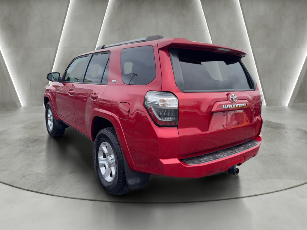 Used 2020 Toyota 4Runner SR5 AWD/4WD image 5