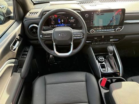 Used 2025 Chevrolet Colorado Z71 w/ Technology Package image 21