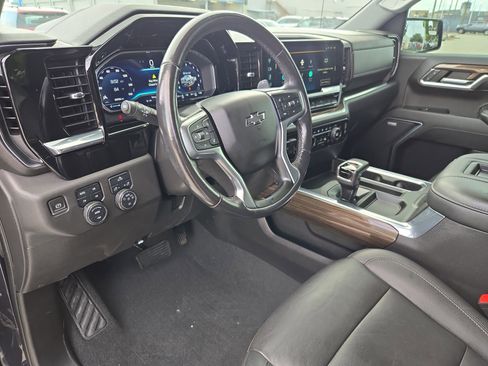 Used 2022 Chevrolet Silverado 1500 RST image 13