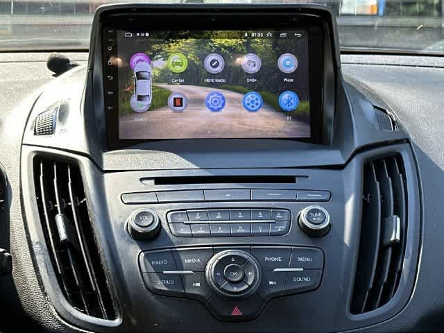 Used 2018 Ford Escape SE FWD image 11