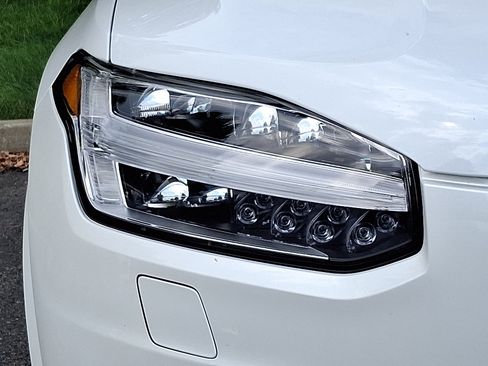 Used 2025 Volvo XC90 B6 Ultra AWD/4WD image 3