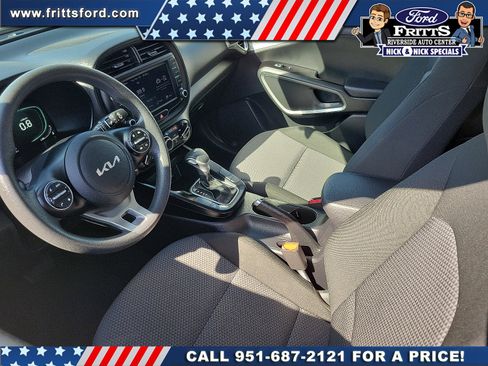 Used 2023 Kia Soul LX FWD image 4