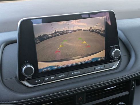 Used 2023 Nissan Rogue S image 24