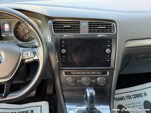 Used 2019 Volkswagen e-Golf SE w/ Driver Assistance Package image 17