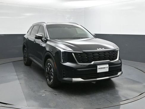 Used 2024 Kia Sorento S image 22