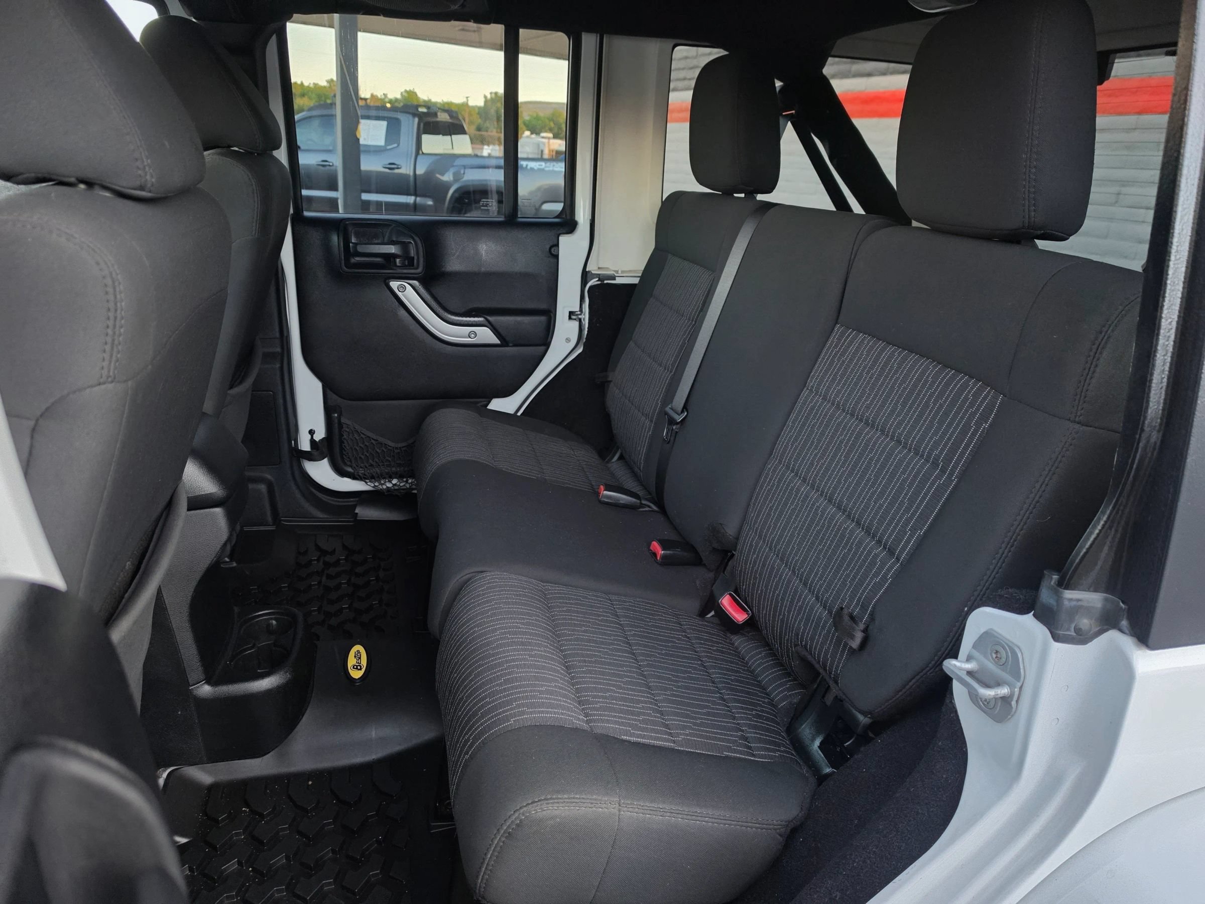 Used 2012 Jeep Wrangler Unlimited Sahara w/ Dual Top Group AWD/4WD image 18