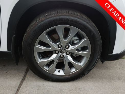 Used 2024 Toyota Grand Highlander FWD image 8