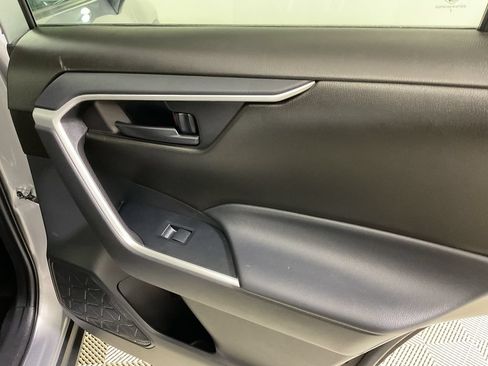 Used 2022 Toyota RAV4 LE AWD/4WD image 21