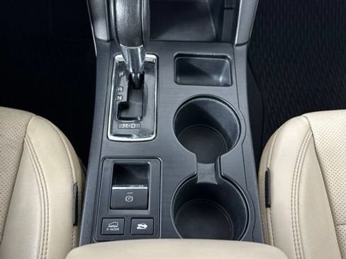 Used 2019 Subaru Outback 2.5i Limited AWD/4WD image 18
