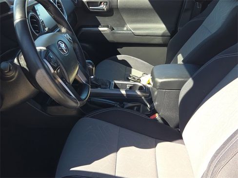 Used 2023 Toyota Tacoma TRD Off-Road image 17