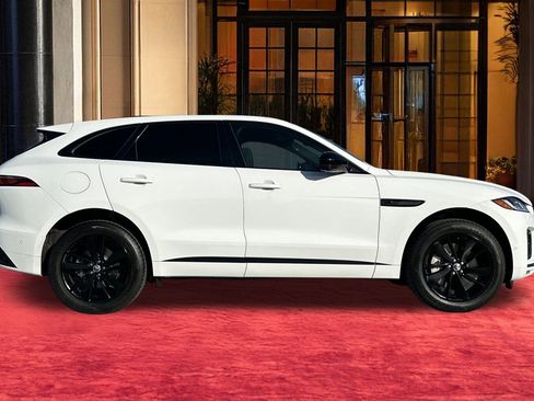 Used 2026 Jaguar F-PACE R-Dynamic S image 9