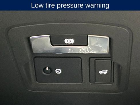 Used 2018 Land Rover Range Rover Velar R-Dynamic HSE image 14