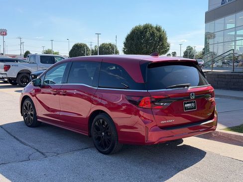 Used 2025 Honda Odyssey Sport-L image 4