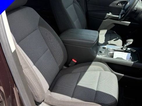 Used 2021 Chevrolet Traverse LT FWD image 30