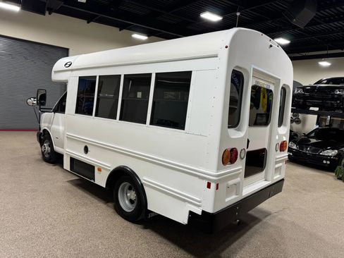 Used 2019 Chevrolet Express 3500 w/ School Bus Package image 21