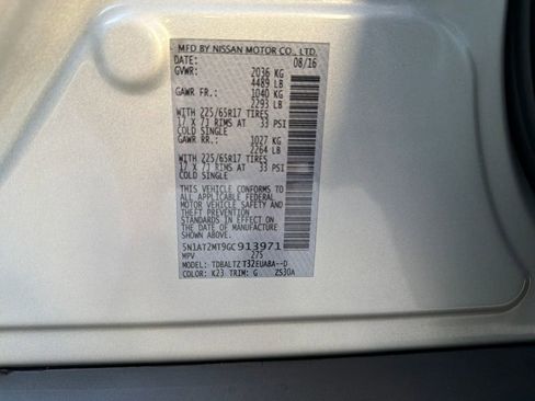 Used 2016 Nissan Rogue SV w/ SV Premium Package image 38