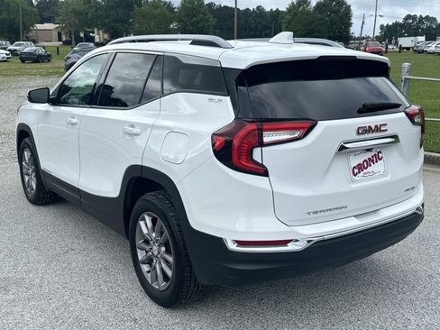 Used 2024 GMC Terrain SLT AWD/4WD image 7