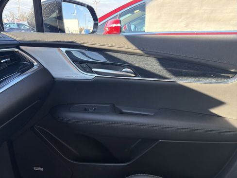 Certified 2025 Cadillac XT5 Premium Luxury image 25