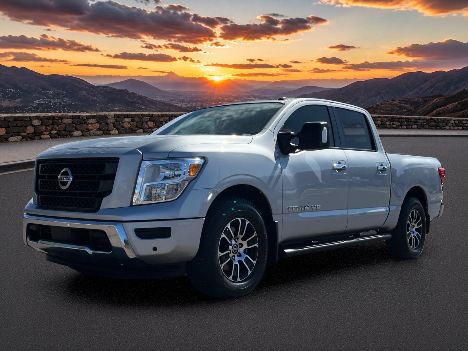 Used 2020 Nissan Titan SV w/ SV Convenience Package RWD image 2