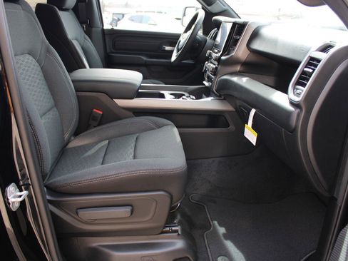 New 2026 RAM 1500 Express AWD/4WD image 24
