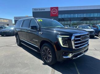 Used 2025 GMC Yukon XL Elevation w/ Elevation Premium Package AWD/4WD video 1