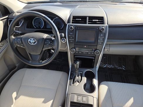 Used 2017 Toyota Camry LE image 28