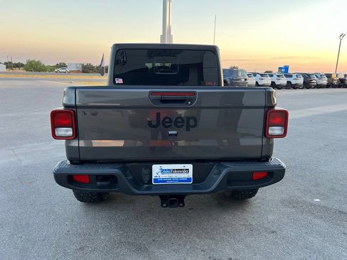 Used 2023 Jeep Gladiator Sport w/ Trailer Tow Package AWD/4WD image 4