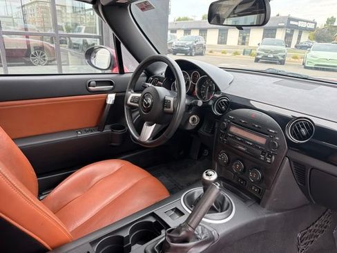 Used 2008 MAZDA MX-5 Miata Grand Touring w/ Premium Pkg RWD image 9