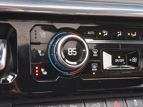 Used 2024 GMC Sierra 3500 Denali Ultimate image 25