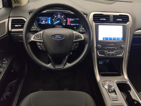 Used 2020 Ford Fusion SE image 22