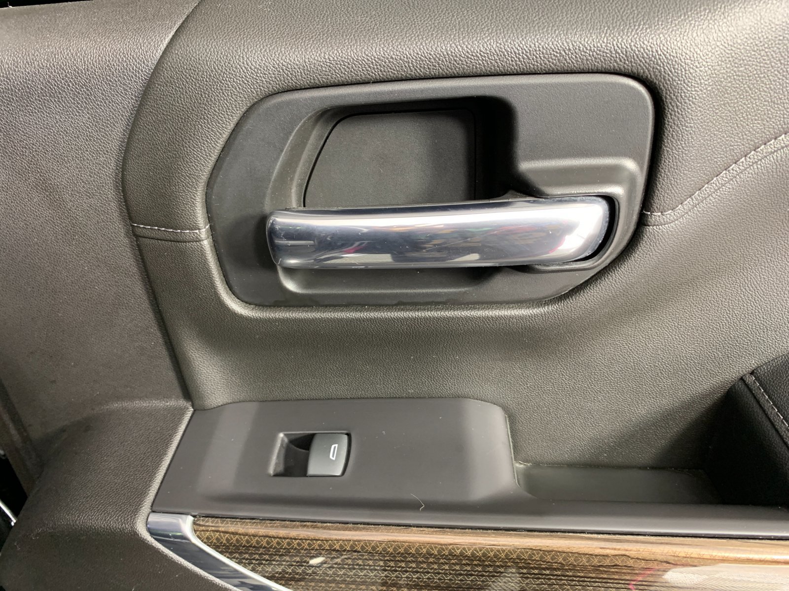 Used 2019 Chevrolet Silverado 1500 RST AWD/4WD image 35