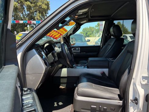 Used 2013 Ford Expedition Limited RWD image 3