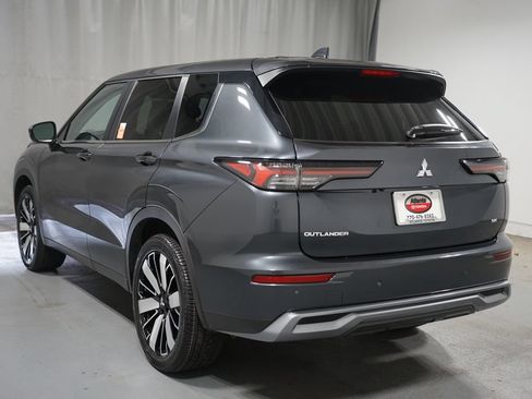 Used 2025 Mitsubishi Outlander SE FWD image 6