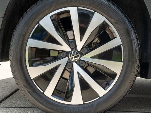 Used 2022 Volkswagen Taos SE FWD image 51
