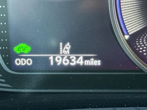 Used 2022 Lexus UX 250h w/ Accessory Package (Z2) image 29