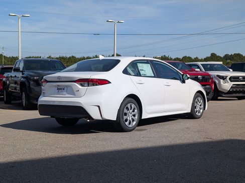 New 2026 Toyota Corolla LE image 5