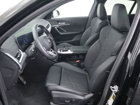 Certified 2025 BMW X2 xDrive28i image 19