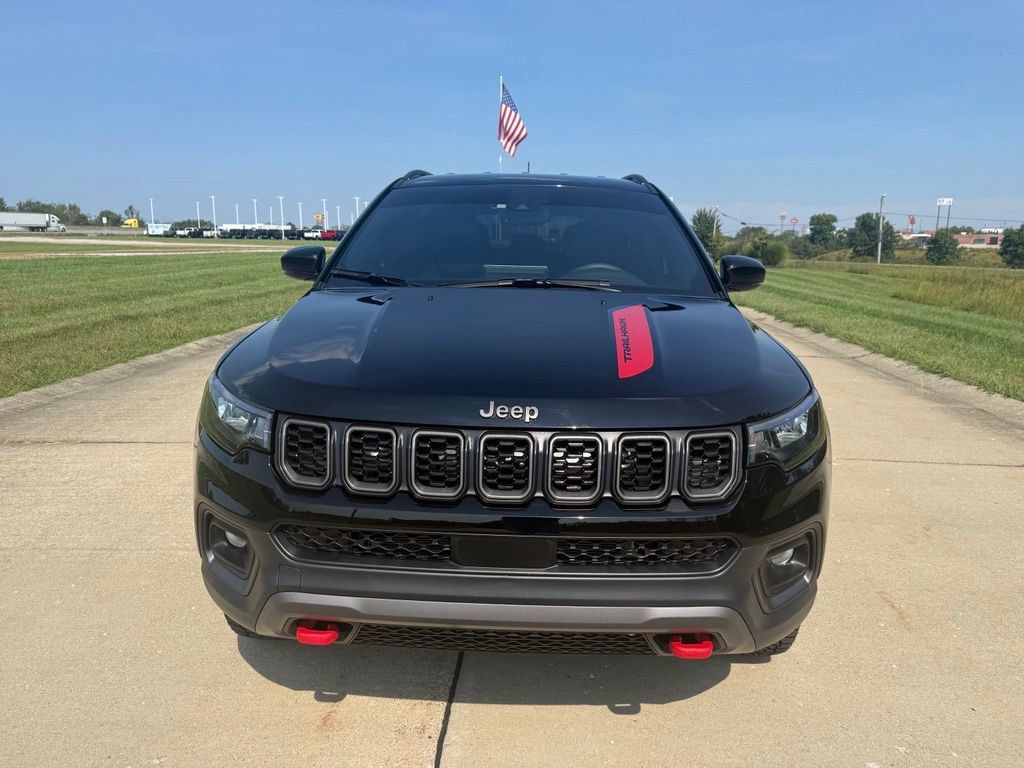 Used 2026 Jeep Compass Trailhawk AWD/4WD image 12
