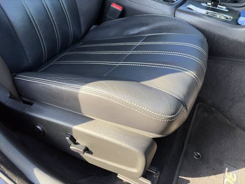 Used 2014 Chrysler 300 S RWD image 30
