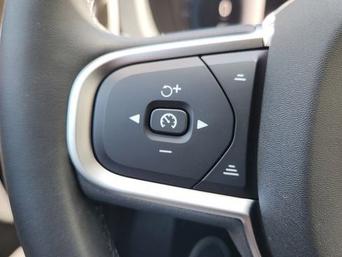 New 2025 Volvo XC60 B5 Core w/ Climate Package image 20